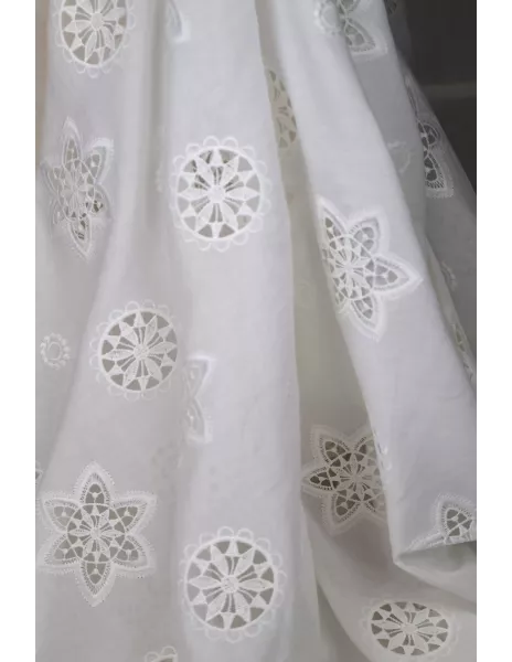 Tissu voile brodé blanc - polyester