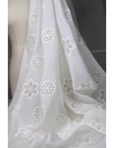 Tissu voile brodé blanc - polyester 2