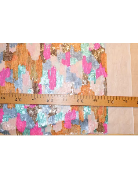 Tissu Tissu sequins multicolores brodés sur tulle