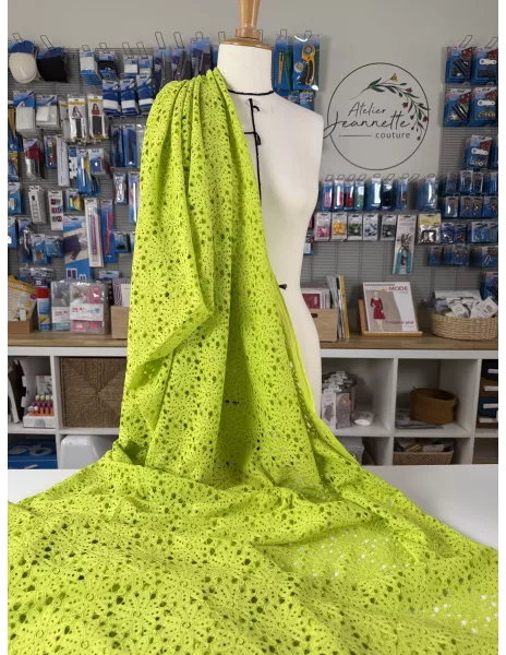 Tissu Guipure fleurie - vert acidulé