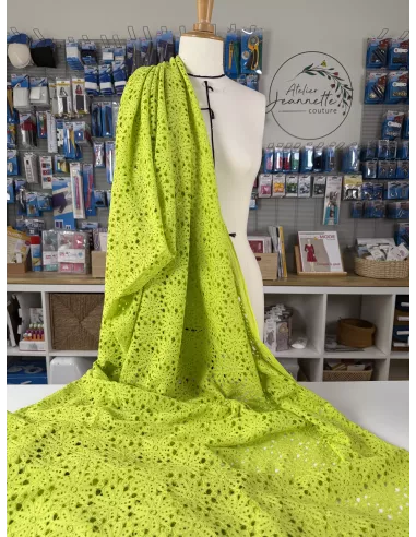 Tissu Guipure fleurie - vert acidulé