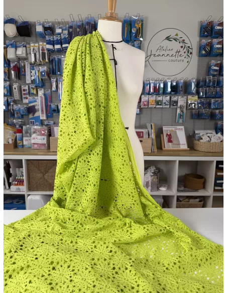 Tissu Guipure fleurie - vert acidulé