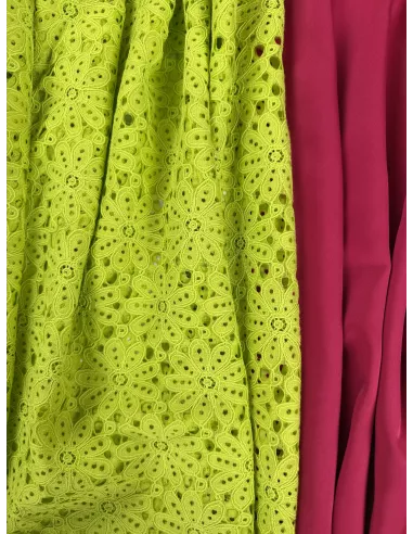 Tissu Guipure fleurie - vert acidulé