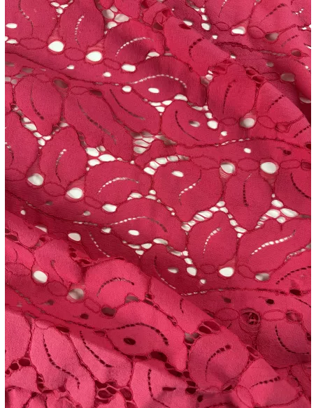 Tissu Guipure rose fuschia - motifs végétal