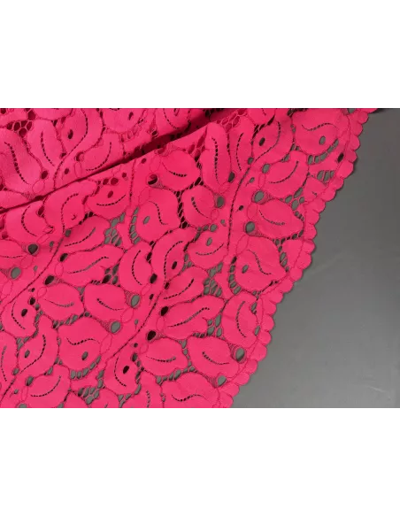 Tissu Guipure rose fuschia - motifs végétal