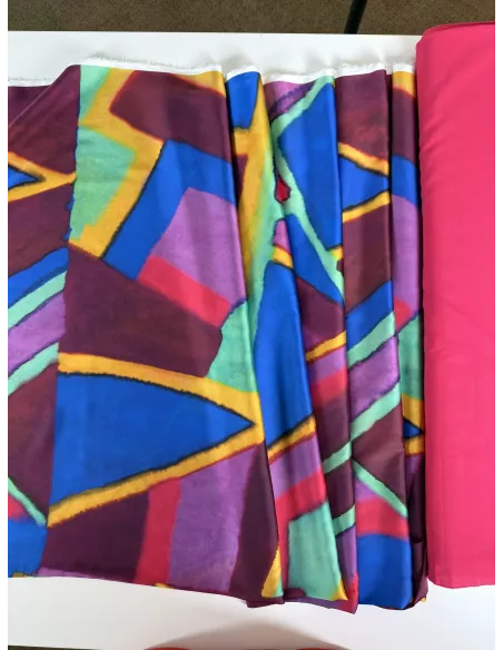 Tissu polyester imprimé géométrique multicolore